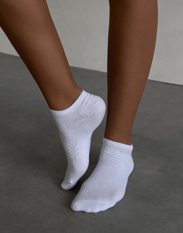Базові шкарпетки середньої довжини, білі  - Фото 1