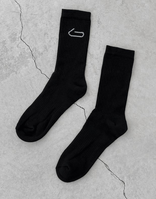 Шкарпетки осінні чоловічі з маленьким логотипом, чорні - Фото 1