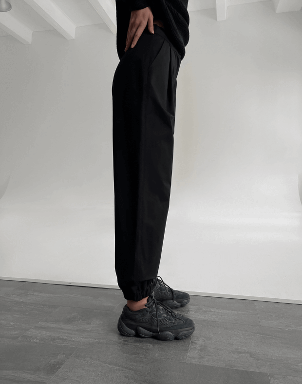 Текстильні брюки-джогери, чорні - Фото 5