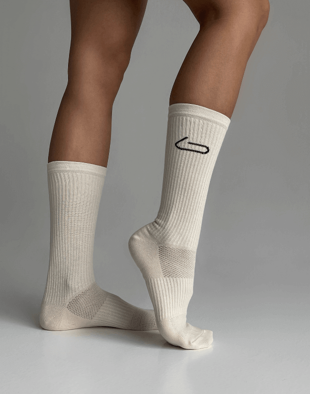 Шкарпетки логотип збоку, молочні - Фото 1