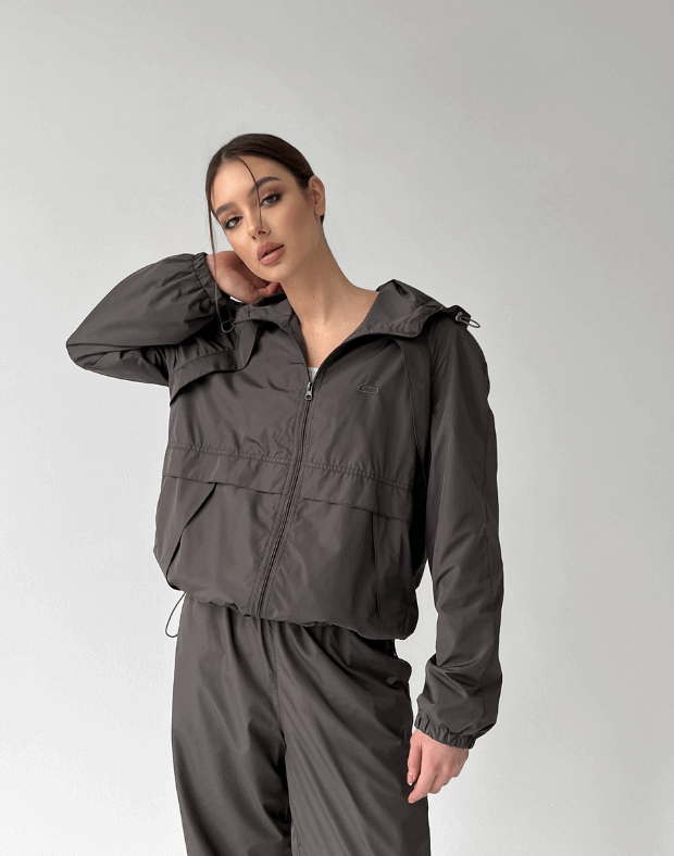 Куртка оверсайз з капюшоном з плащової тканини на блискавці, графітово-коричнева - Фото 4