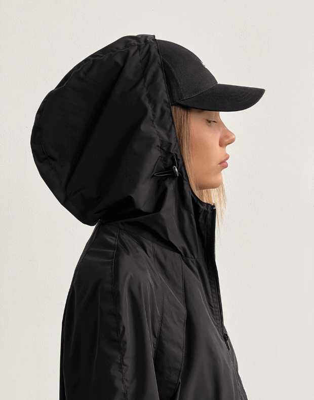 Куртка оверсайз з капюшоном з плащової тканини на блискавці, чорна - Фото 5
