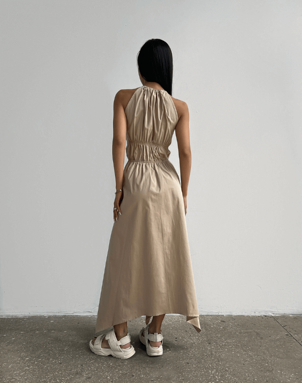 Сукня довжини максі зі зборками, пісочна - Фото 2