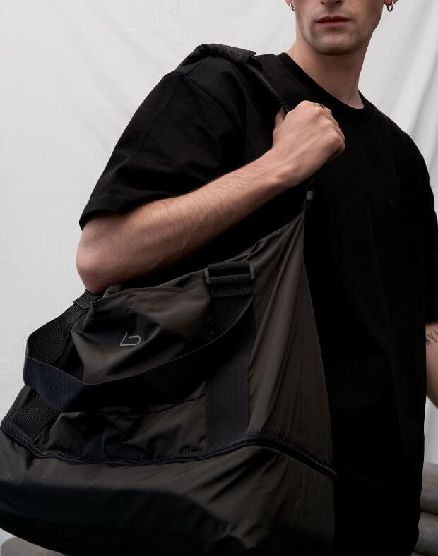 Чоловіча спортивна сумка з відсіком під взуття, темно-зелена - Фото 2