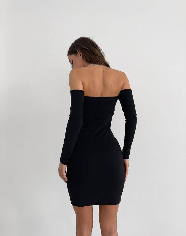 Сукня з відкритими плечима довжини міні, чорна  - Фото 2