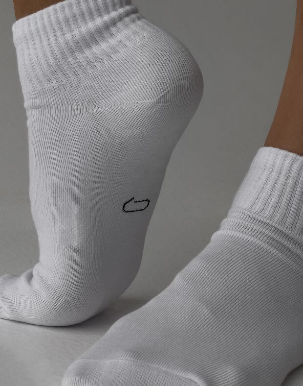 Шкарпетки середньої довжини, білі - Фото 4