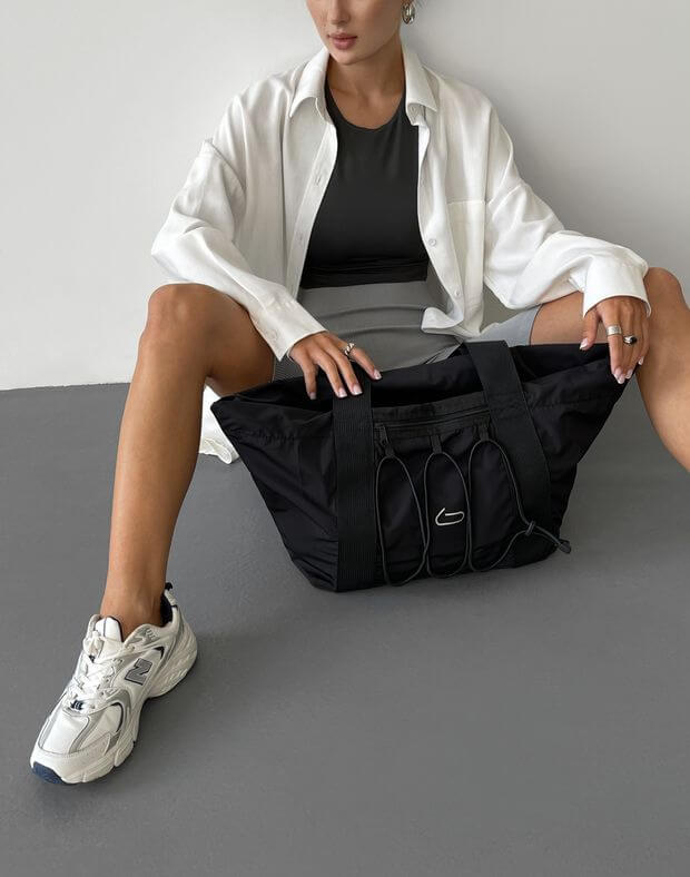 Спортивна сумка з декоративною затяжкою, чорна - Фото 1