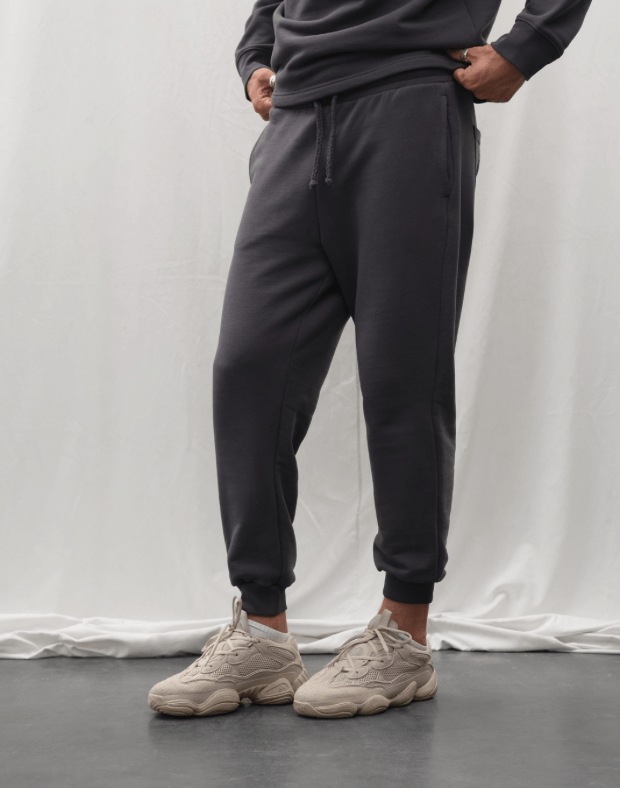 Штани джогери чоловічі осінні з накладною кишенею, темно-графітові - Фото 1