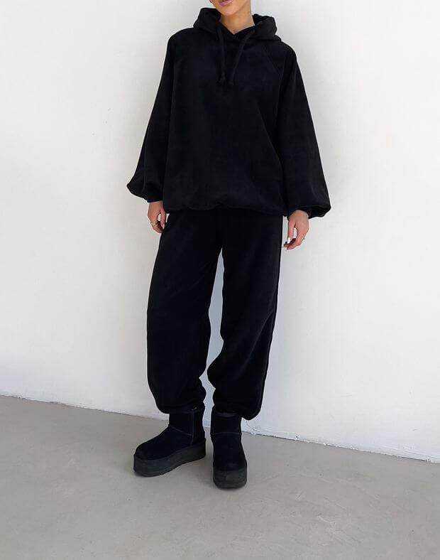 Комплект худі супер оверсайз зимовий та штани-джогери на тонкому поясі з флісу, чорні - Фото 1