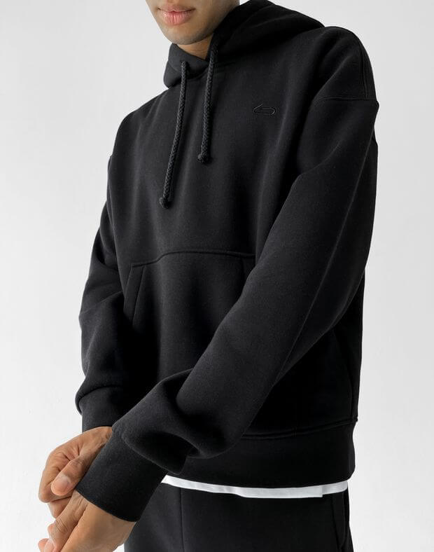 Klasyczna zimowa bluza męska z kapturem wykonana z materiału w nachosy, czarny - Фото 5