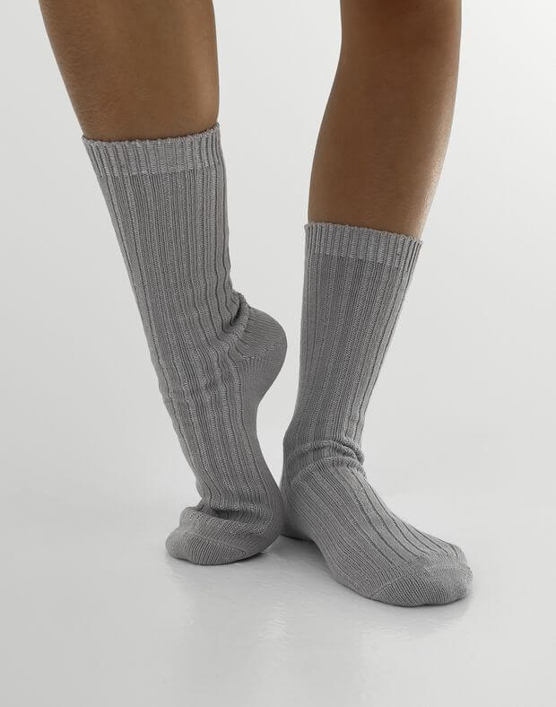 Вʼязані зимові шкарпетки з вишитим логотипом, сірі - Фото 1