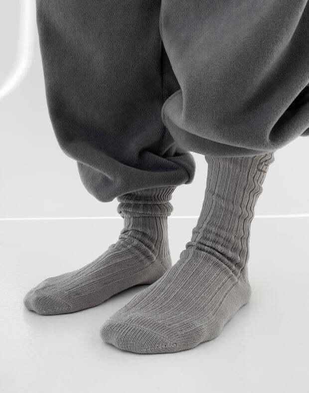 Вʼязані зимові шкарпетки з вишитим логотипом, сірі - Фото 5