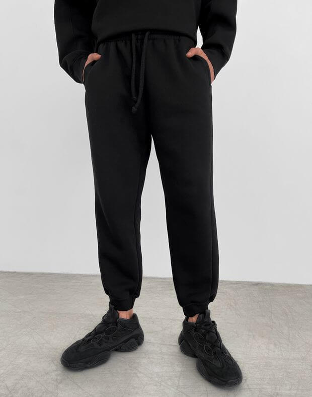 Зимові чоловічі джогери класичні з тканини з начосом, чорні - Фото 1