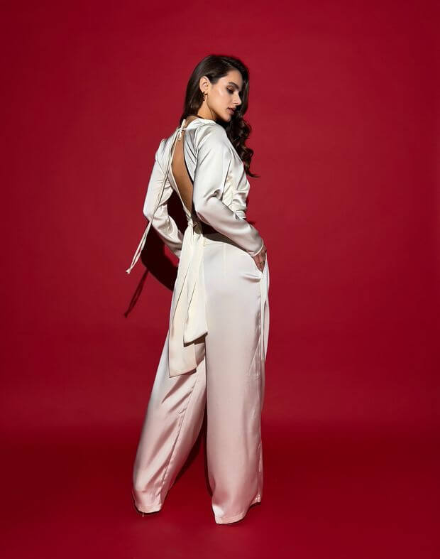 Комплект блуза сатинова з відкритою спиною та класичні штани, молочні - Фото 2