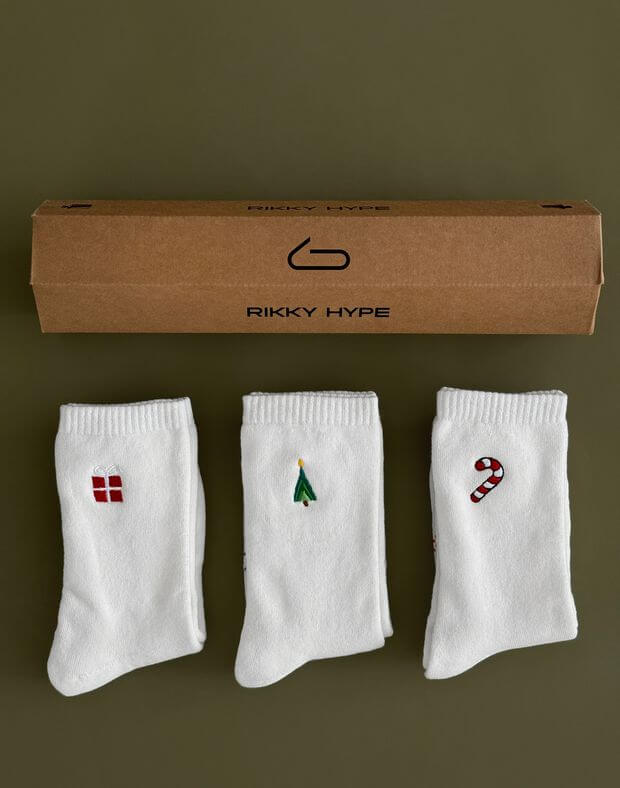 Подарунковий бокс шкарпеток з вишивками №1 - Фото 1