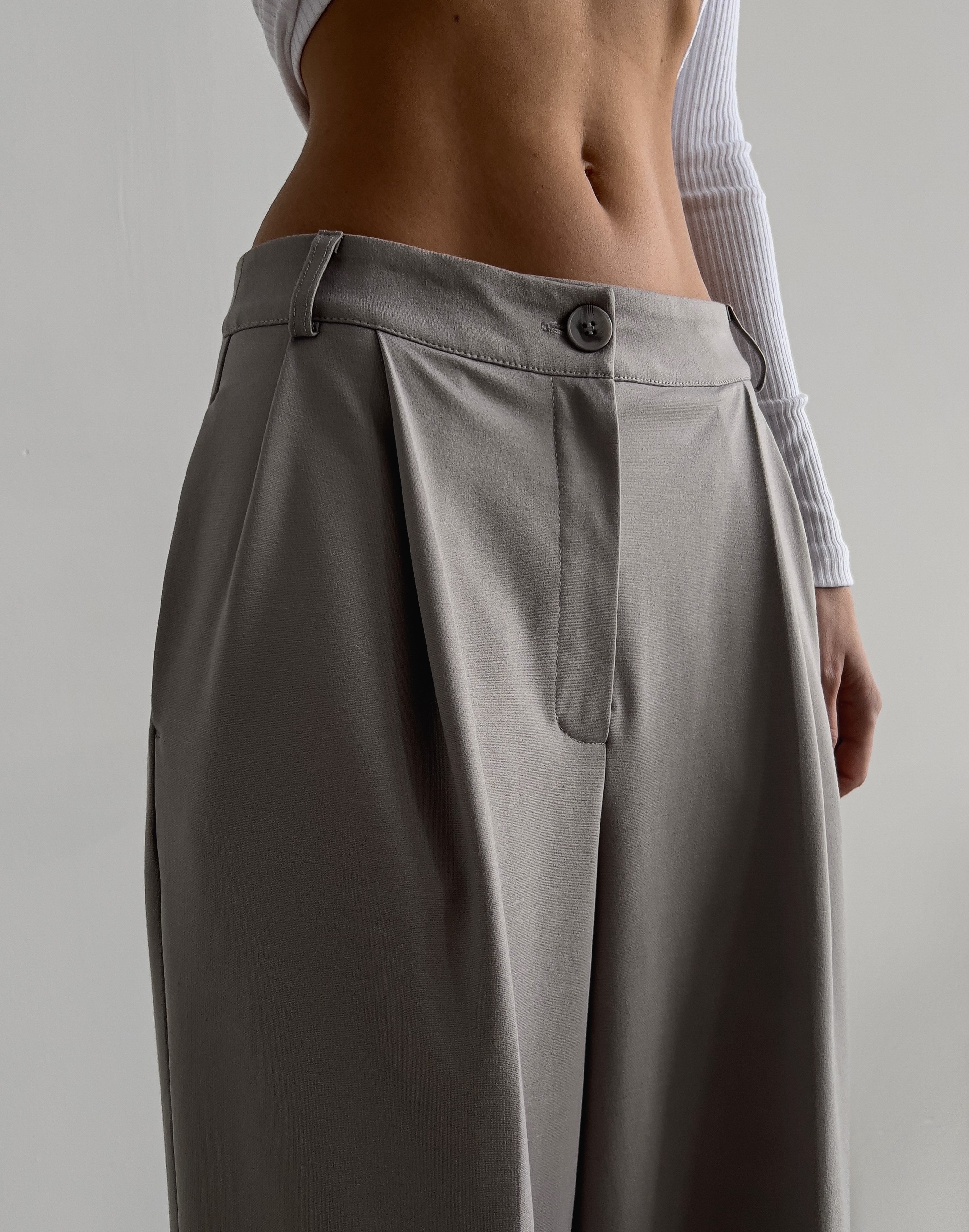 Spodnie basic, jednokolorowe, ze średnim stanem, szary - Фото 5