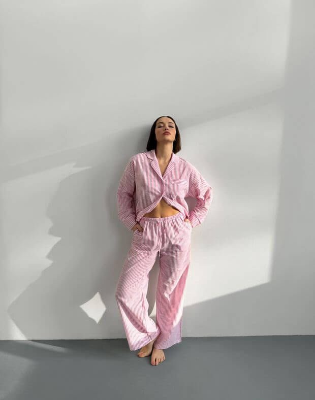 Комплект піжамний сорочка та штани вільного крою, білі в рожеву смужку - Фото 3