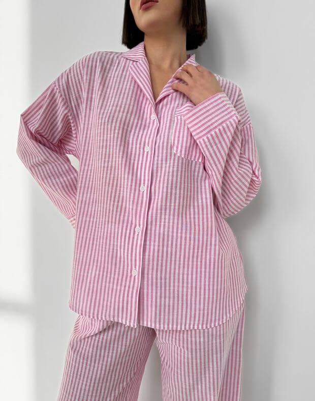 Піжамна сорочка вільного крою, біла в рожеву смужку - Фото 1