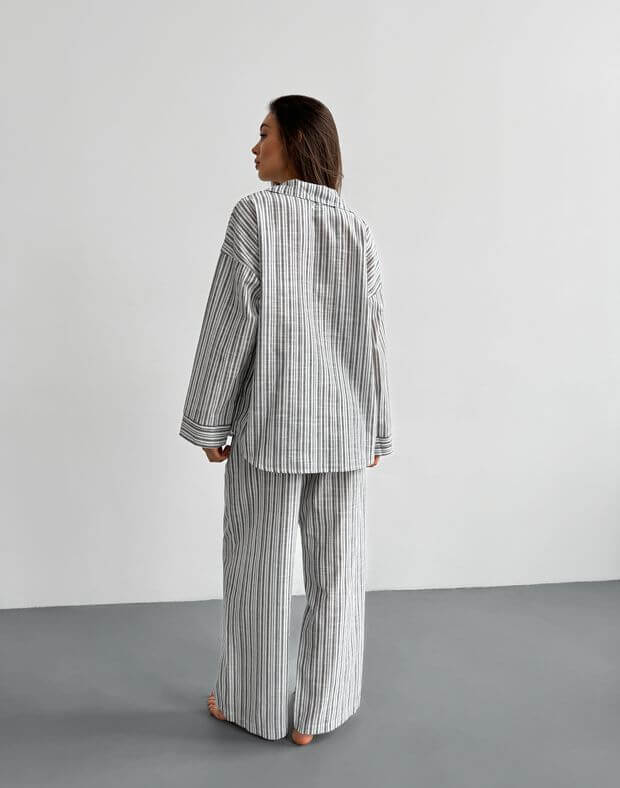 Комплект піжамний сорочка та штани вільного крою, білі в чорну смужку - Фото 2