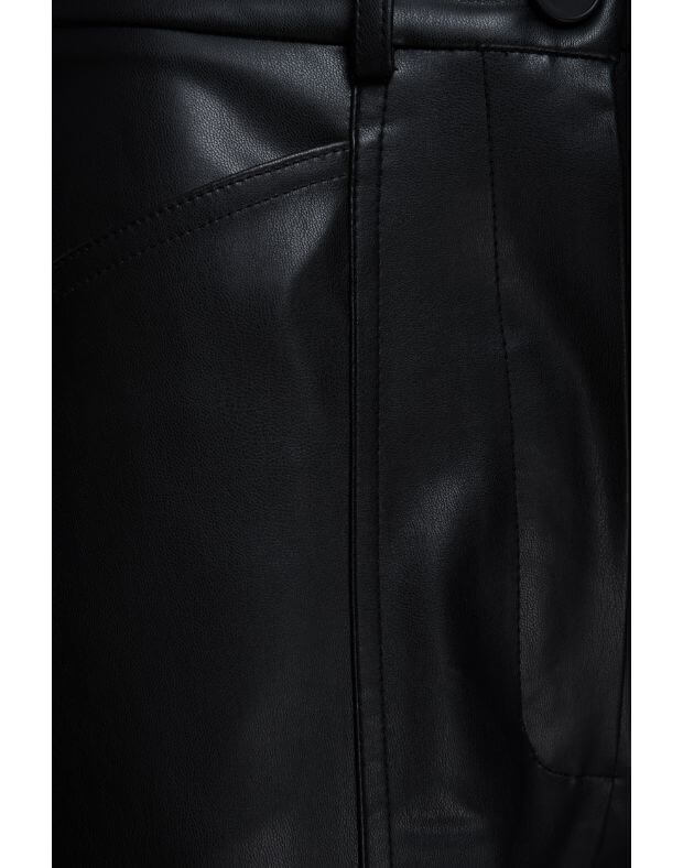 Spodnie damskie z ekoskóry z ozdobnymi szwami, czarny - Фото 8