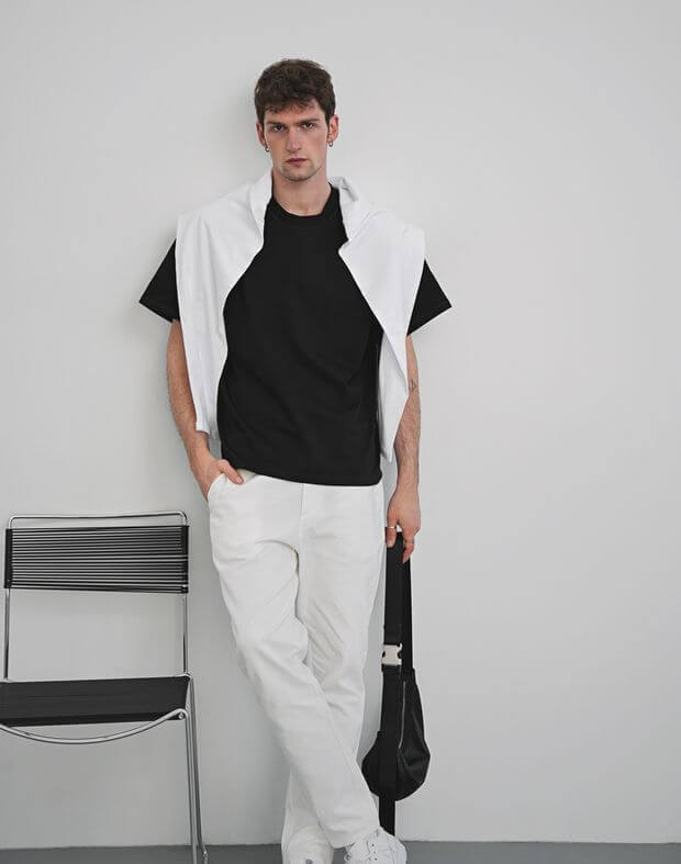 T-shirt męski z gęstej bawełny, basic krój, czarny - Фото 4