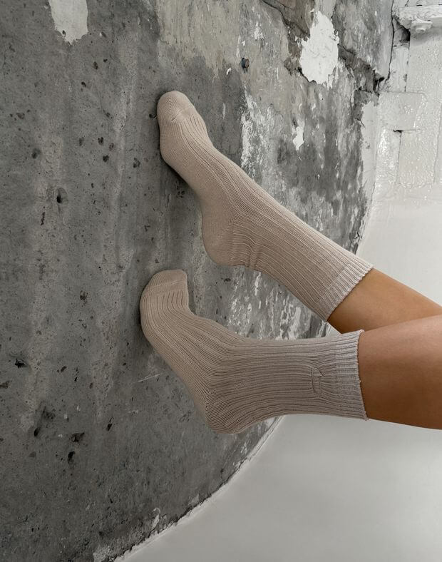 Вʼязані зимові шкарпетки з вишитим логотипом, бежеві - Фото 4