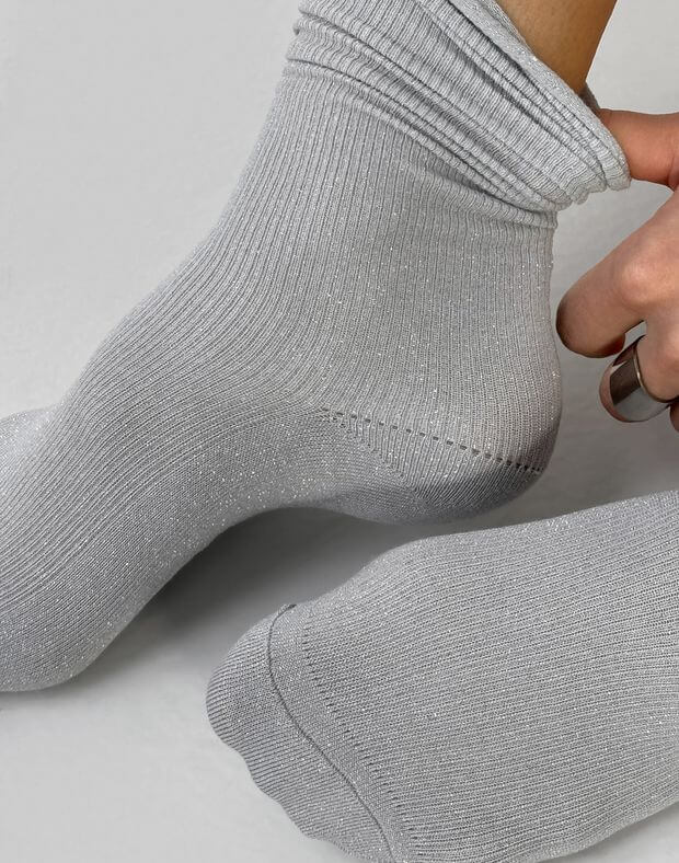 Жіночі шкарпетки з люрексом, срібні  - Фото 5
