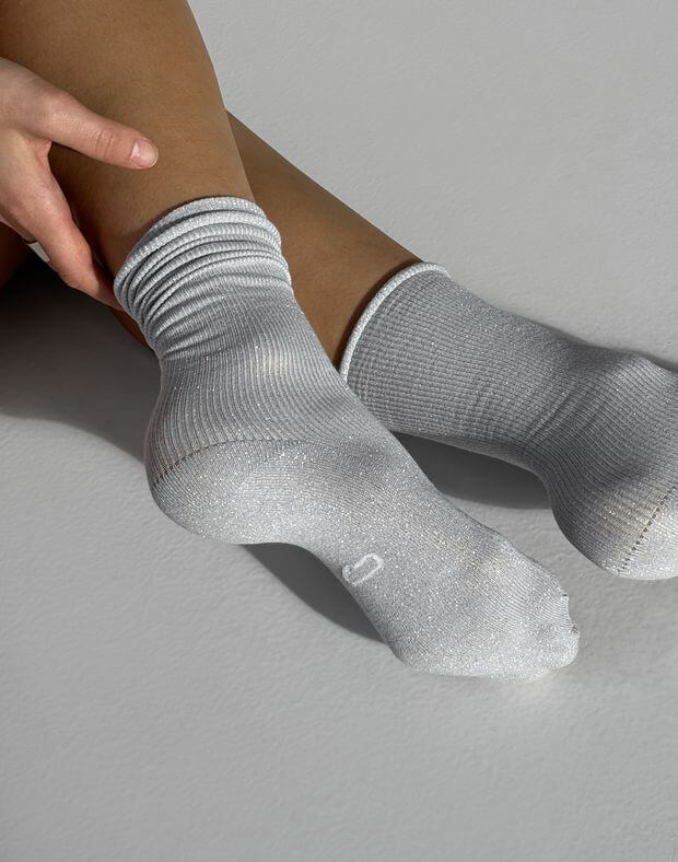 Жіночі шкарпетки з люрексом, срібні  - Фото 2