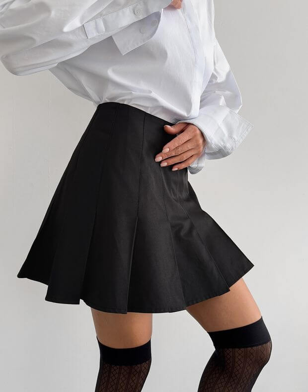 Spódnica mini z zakładkami w kokardę, czarna - Фото 5