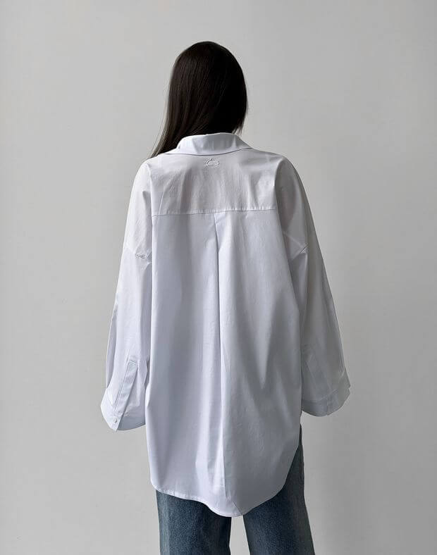 Сорочка базова повсякденна оверсайз з однією кишенею, біла - Фото 2