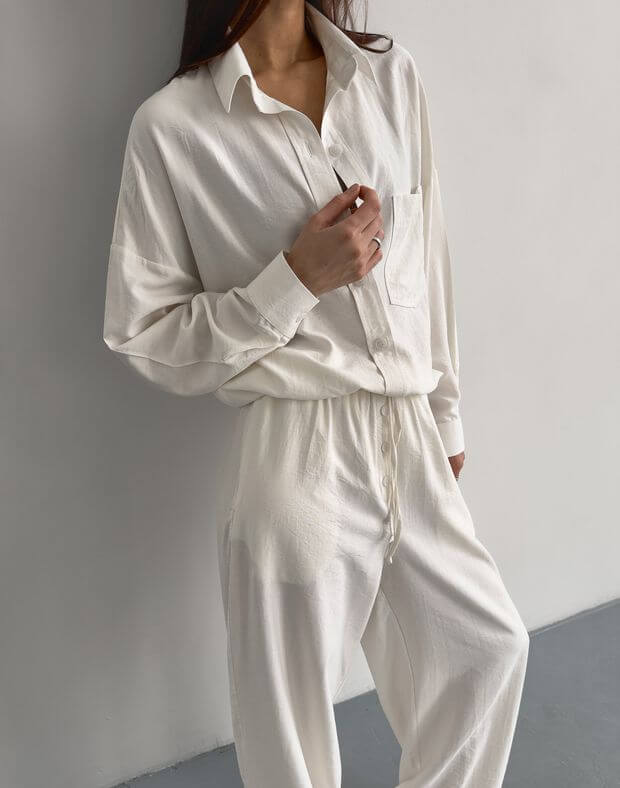 Комплект сорочка оверсайз подовжена та штани білизняного стилю, молочні - Фото 8