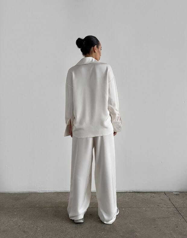 Комплект сатиновий сорочка базова оверсайз та штани піжамного стилю, молочні - Фото 2