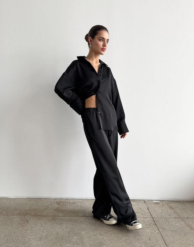 Комплект сатиновий сорочка базова оверсайз та штани піжамного стилю, чорні - Фото 6