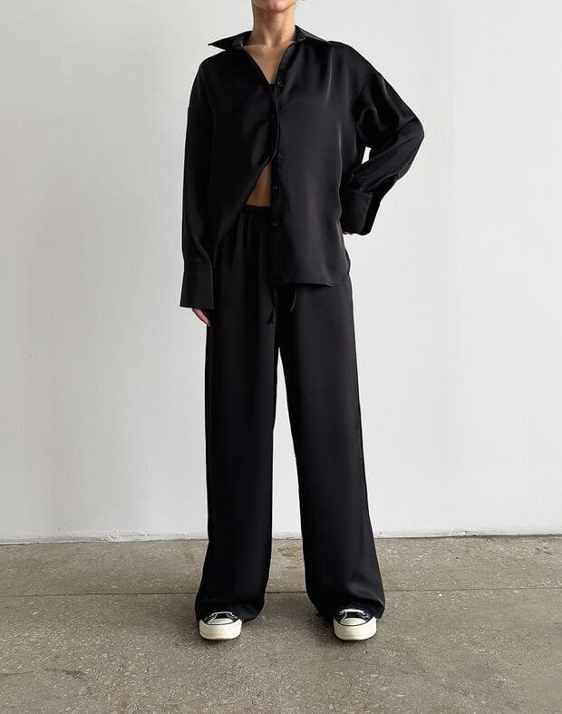 Комплект сатиновий сорочка базова оверсайз та штани піжамного стилю, чорні - Фото 1