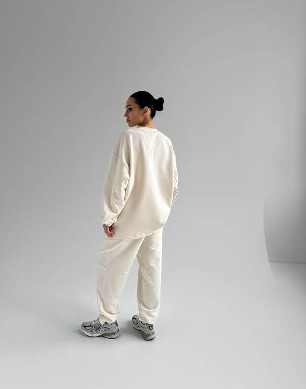 Komplet wiosenna bluza oversize i spodnie jogger z cienkim paskiem, kremowy - Фото 2