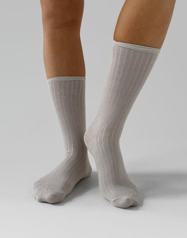 Високі шкарпетки в рубчик, світло-бежеві - Фото 4