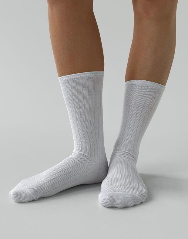 Високі шкарпетки в рубчик, білі - Фото 3