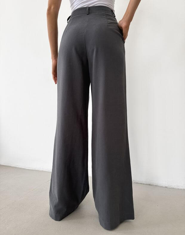Spodnie basic oversize wykonane z lekkiej tkaniny, grafit - Фото 2