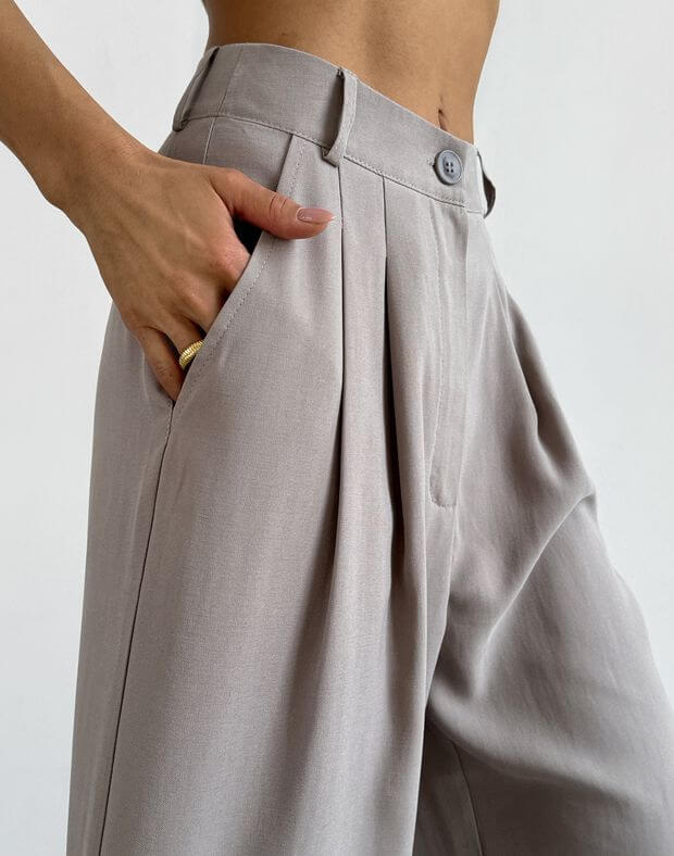Spodnie basic oversize wykonane z lekkiej tkaniny, cappuccino - Фото 5
