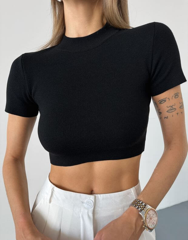Short knitted T-shirt with a collar, czarny - Фото 5