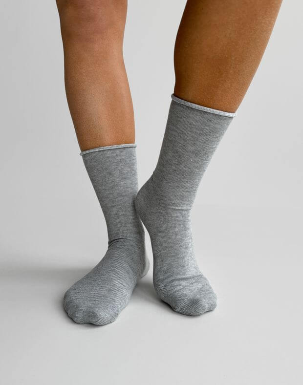 Гладкі високі шкарпетки, сірий меланж - Фото 1