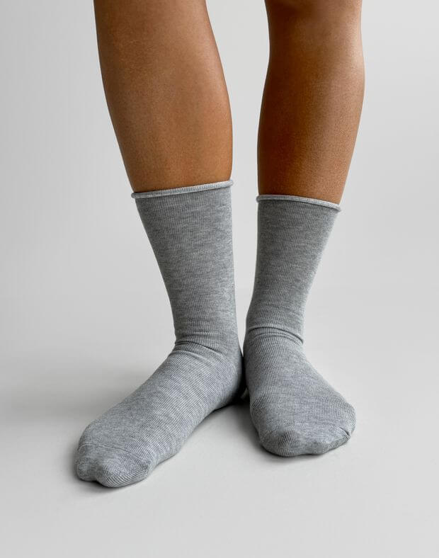 Гладкі високі шкарпетки, сірий меланж - Фото 5