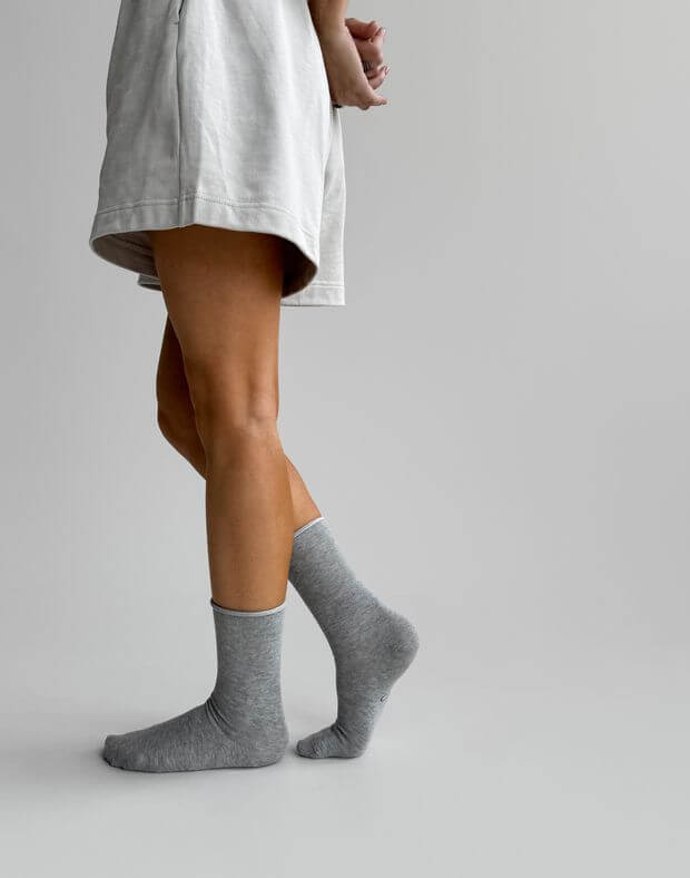 Гладкі високі шкарпетки, сірий меланж - Фото 4