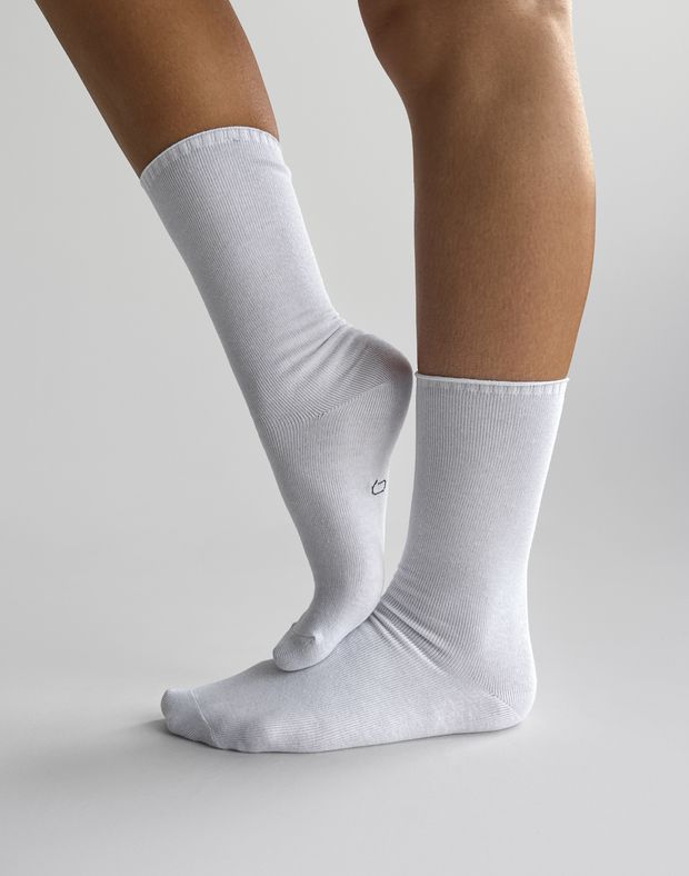Гладкі високі шкарпетки, білі - Фото 5