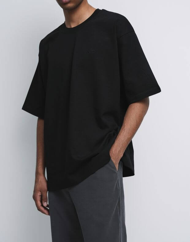 Męska koszulka oversize z logo, wykonana z bardzo gęstej bawełny, czarny - Фото 1