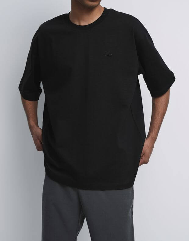 Męska koszulka oversize z logo, wykonana z bardzo gęstej bawełny, czarny - Фото 8