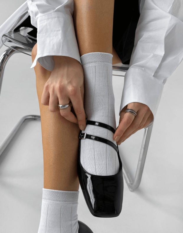 Шкарпетки середньої довжини з люрексом на гумці, білі - Фото 3