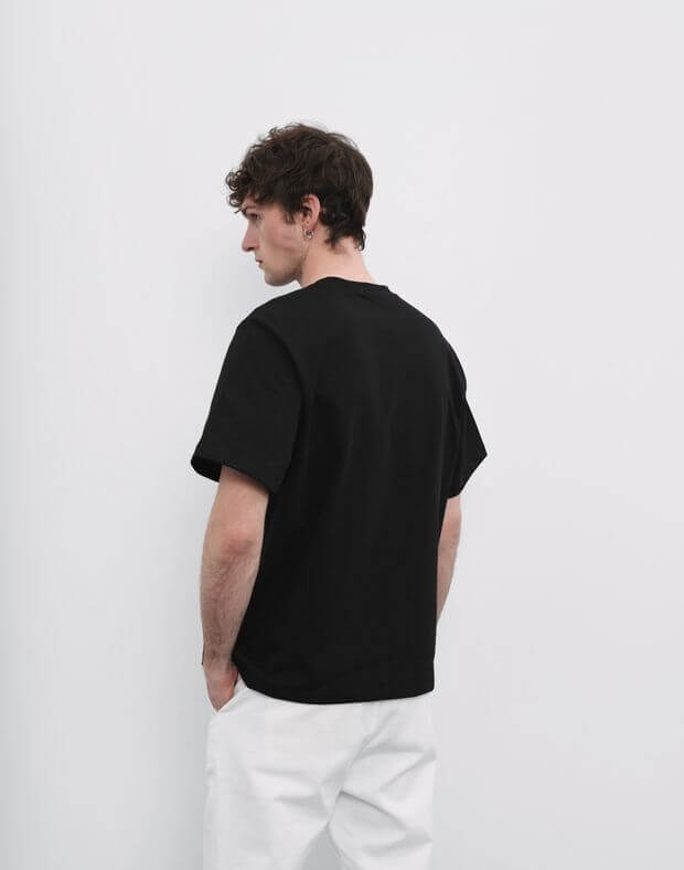 T-shirt męski o basicowym kroju, z bardzo gęstej bawełny, czarny - Фото 2