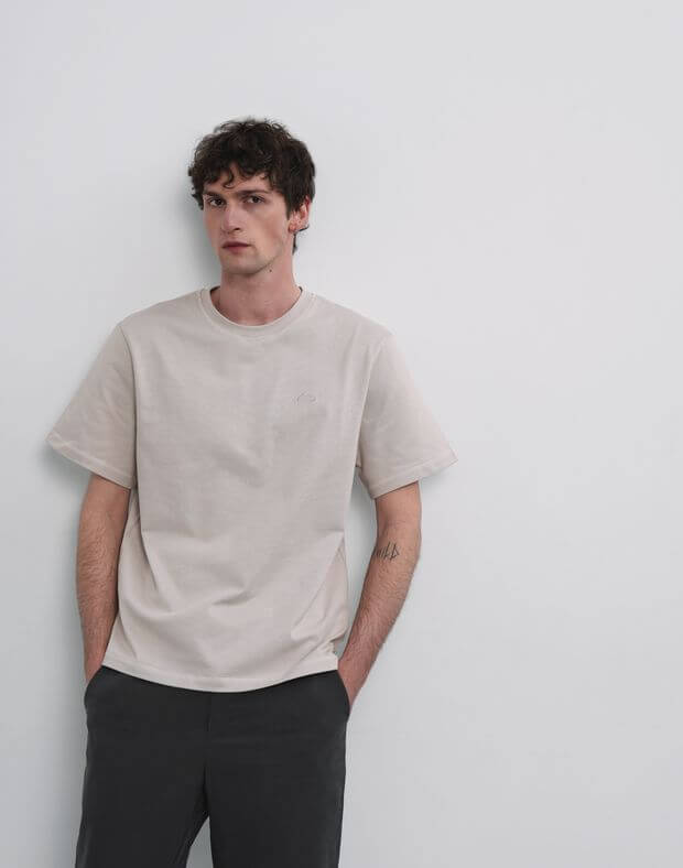 T-shirt męski o basicowym kroju oversize, z bardzo gęstej bawełny, kawowy szary - Фото 6