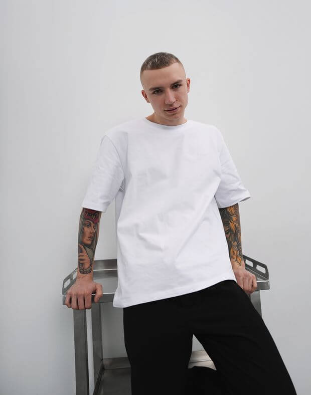 T-shirt męski o basicowym kroju oversize, z bardzo gęstej bawełny, biały - Фото 4